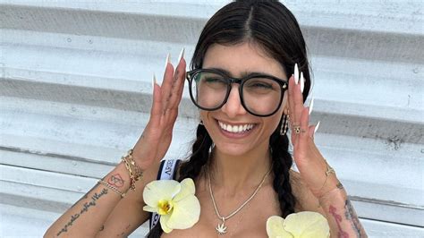 miakhalifia porno|Mia Khalifa Big Tits Round Butts Porn Videos 2024 @ xHamster